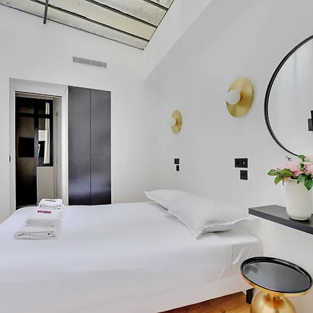 Stunning 2br Opera