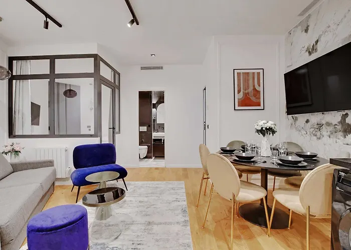 Stunning 2br Opera شقة *