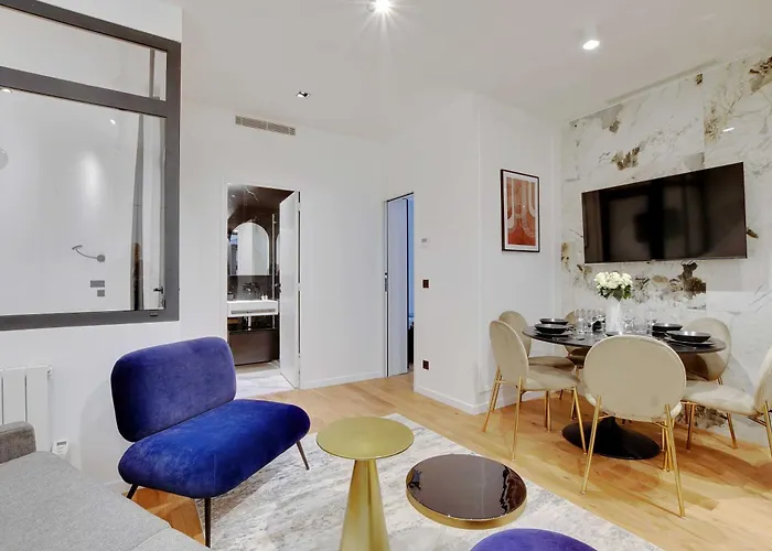 Stunning 2br Opera *