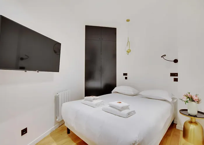 Stunning 2br Opera Appartement