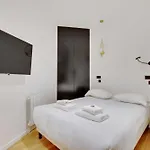 Stunning 2br Opera Διαμέρισμα